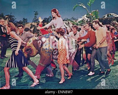 Die Partei, USA 1968, auch bekannt als: Der Partyschreck, Regie: Blake Edwards, Monia: Claudine Longet, Peter Sellers Stockfoto