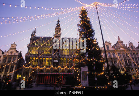 BEL, Belgien, Brüssel, das Maison Du Roi am Grand Place in der Weihnachtszeit.  BEL, Belgien, Bruessel, Das Maison du Roi bin Gr Stockfoto