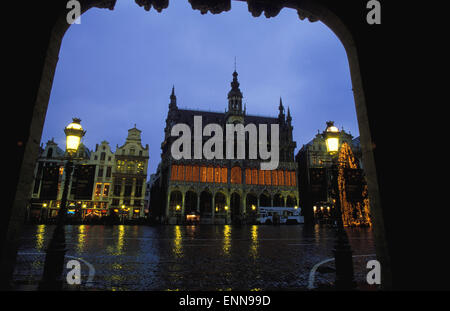 BEL, Belgien, Brüssel, das Maison Du Roi am Grand Place in der Weihnachtszeit.  BEL, Belgien, Bruessel, Das Maison du Roi bin Gr Stockfoto