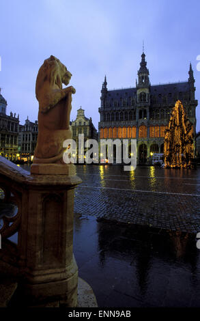 BEL, Belgien, Brüssel, das Maison Du Roi am Grand Place in der Weihnachtszeit.  BEL, Belgien, Bruessel, Das Maison du Roi bin Gr Stockfoto