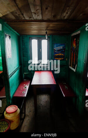Innenraum der Gurung Tea Shop in Darjeeling. Stockfoto