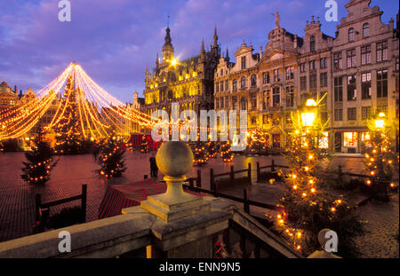 BEL, Belgien, Brüssel, Grand-Place in der Weihnachtszeit.  BEL, Belgien, Bruessel, der Grand Place Zur Weihnachtszeit. Stockfoto