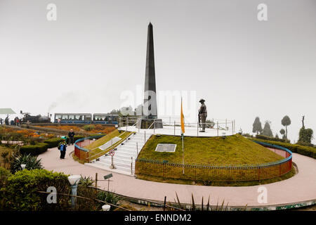 Batasia Loop, Ghum, Darjeeling. Ein Denkmal für die Gorkha Soldaten der indischen Armee, die ihr Leben nach der indischen geopfert Stockfoto