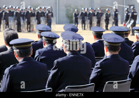 Rückansicht der japanischen Polizei Offiziere, Sietusiki Zeremonie Stockfoto