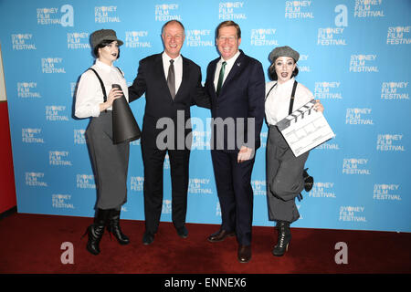 6. Mai 2015. 62. Sydney Film Festival starten, L-r: Lexus Deutschland CEO Sean Hanley und Minister Troy Grant mit Platzanweiser. Stockfoto