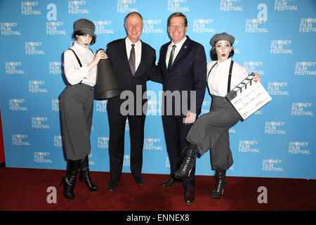 6. Mai 2015. 62. Sydney Film Festival starten, L-r: Lexus Deutschland CEO Sean Hanley und Minister Troy Grant mit Platzanweiser. Stockfoto