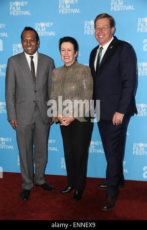 Sydney, Australien. 6. Mai 2015. Start der 62. Sydney Film Festival, L-r: Nashen Moodley, Clover Moore und Troy Grant. Stockfoto