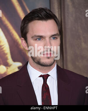 Hollywood, Kalifornien, USA. 7. Mai 2015. Nicholas Hoult kommt für die Premiere des Films "Mad Max: Fury Road" im chinesischen Theater. © Lisa O'Connor/ZUMA Draht/Alamy Live-Nachrichten Stockfoto