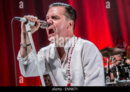 Detroit, Michigan, USA. 8. Mai 2015. MIKE PATTON von "Faith No More" auf der North American Tour an The Fillmore durchführen. Bildnachweis: Marc Nader/ZUMA Draht/Alamy Live-Nachrichten Stockfoto