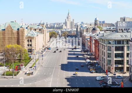 Moskau, Russland - 7. Mai 2015: Skyline mit Lubjanka und Nowaja Platz im Frühling. Lubjanka ist quadratisch in Hitorical Zentrum von M Stockfoto