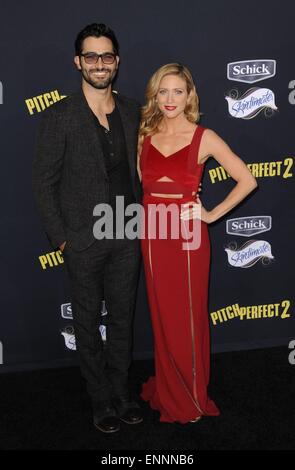 Los Angeles, CA, USA. 8. Mai 2015. Brittany Snow, Tyler Hoechlin im Ankunftsbereich für PITCH PERFECT 2 Premiere, Nokia Theatre L.A. LIVE, Los Angeles, CA 8. Mai 2015. Bildnachweis: Dee Cercone/Everett Collection/Alamy Live-Nachrichten Stockfoto