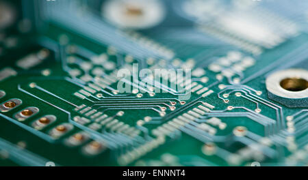 Grünes PCB (Nahaufnahme) als Hintergrundbild oder als Textur Stockfoto