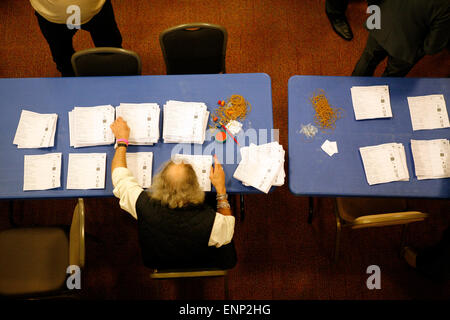 Allgemeine Wahlen zählen: Dewsbury Stockfoto