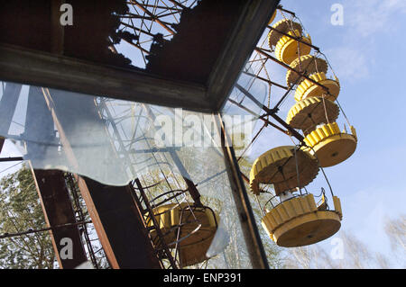 Tschernobyl, Ukraine. 23. April 2015. Die Messe in der verlassenen Stadt Pripjat, das ehemalige Wohnhaus an die Arbeiter von der Tschernobyl-Reaktor. © Hans Van Rhoon/ZUMA Wire/ZUMAPRESS.com/Alamy Live-Nachrichten Stockfoto