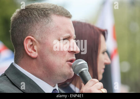 Großbritanniens erste Führer Paul Golding anlässlich einer Demonstration Kundgebung in Dudley, West Midlands, UK Stockfoto