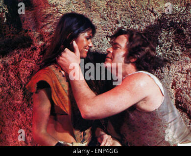 Bei den Erdkern, Großbritannien 1976, Regie: Kevin Conner, Monia: Doug McClure, Caroline Munro Stockfoto