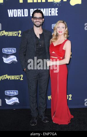 New York, NY, USA. 8. Mai 2015. Brittany Snow, Tyler Hoechlin im Ankunftsbereich für PITCH PERFECT 2 Premiere, Nokia Theatre L.A. LIVE, New York, NY 8. Mai 2015. Bildnachweis: Elizabeth Goodenough/Everett Collection/Alamy Live-Nachrichten Stockfoto