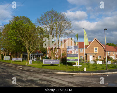 Vertriebsbüro für neue Barratt Häuser Wohnanlage im Elworth Sandbach Cheshire UK Stockfoto