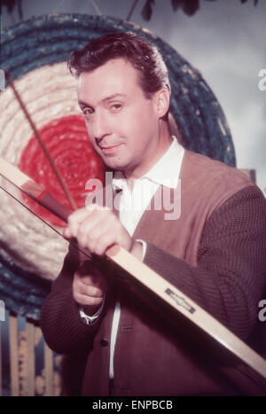 Schauspieler Und Sänger Peter Alexander, Studioaufnahme, 1957. Österreichischer Schauspieler und Sänger Peter Alexander, Studio noch 1957. Stockfoto