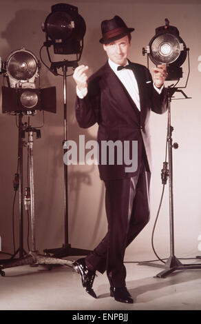 Schauspieler, Sänger Und Entertainer Peter Alexander in Einer Studioaufnahme, 1959. Österreichischer Schauspieler und Sänger Peter Alexander, S Stockfoto