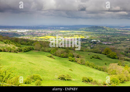 Ein Blick über Gloucester und Severn Vale aus Barrow Wake Sicht in der Nähe von Birdlip, Gloucestershire, England, UK Stockfoto