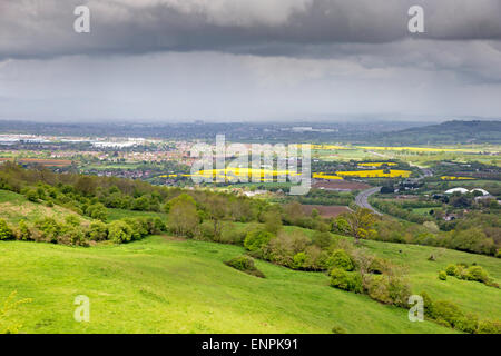 Ein Blick über Gloucester und Severn Vale aus Barrow Wake Sicht in der Nähe von Birdlip, Gloucestershire, England, UK Stockfoto