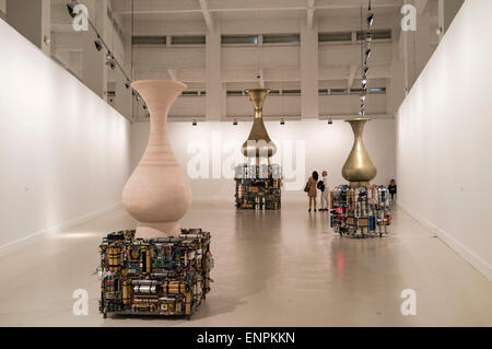 "Palast" Kunstinstallation von französischen Konzeptkünstler Adel Abdessemed im CAC (Centro de Arte Contemporaneo) Museum in Malaga Stockfoto