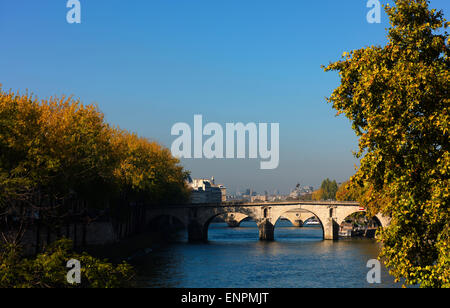 Marie Brücke Pont Marie, überquert den Fluss Seine zwischen St Gervais und Ile Saint-Louis. Stockfoto