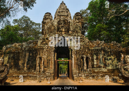 Schöner Eingang von Angkor Thom im Bayon, Siem Reap, Kambodscha Stockfoto