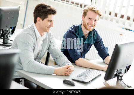 Schüler im Klassenzimmer Stockfoto