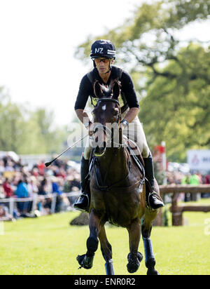 Badminton, UK.  9. Mai 2015.  New Zealand Reiter Andrew Nicholson auf Calico Joe im Wettbewerb in der Cross-country Badminton Horse Trials 2015.  Nicholson führt nach der zweiten Stufe des Wettbewerbs. Bildnachweis: Steven H Jones/Alamy Live-Nachrichten Stockfoto