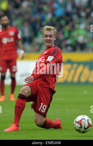 Mönchengladbach, Deutschland. 9. Mai 2015. Leverkusens Julian Brandt in Aktion während der deutschen Fußball-Bundesliga-Fußball-match zwischen Borussia Moenchengladbach und Bayer Leverkusen im Borussia-Park in Mönchengladbach, Deutschland, 9. Mai 2015. Gladback gewann 3: 0. Foto: FEDERICO GAMBARINI/Dpa/Alamy Live News Stockfoto