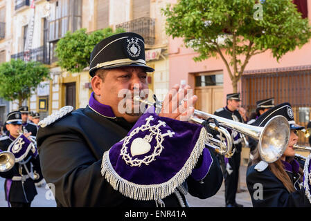 Prozession der Bruderschaft Paso Morado am Karfreitags-Prozession der Semana Santa (Karwoche) in Lorca, Provinz Murcia, Spanien Stockfoto