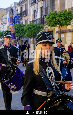 Prozession der Bruderschaft Paso Morado am Karfreitags-Prozession der Semana Santa (Karwoche) in Lorca, Provinz Murcia, Spanien Stockfoto