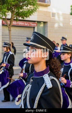 Prozession der Bruderschaft Paso Morado am Karfreitags-Prozession der Semana Santa (Karwoche) in Lorca, Provinz Murcia, Spanien Stockfoto