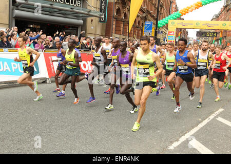 Manchester, UK. 10. Mai 2015. Die Stadt Gastgeber der Morrison Great Manchester Run im Herzen des Stadtzentrums. Die Männer Elite Gewinner: Stephen Sambu, aus Kenia mit einer Zeit von 27:30. Bildnachweis: Michael Buddle/Alamy Live-Nachrichten Stockfoto