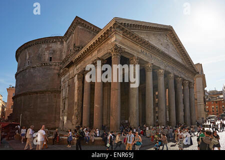 Pantheon Rom gebaut ursprünglich ein römischer Tempel von Marcus Agrippa während der Herrschaft von Augustus von Kaiser Hadrian wieder aufgebaut Stockfoto