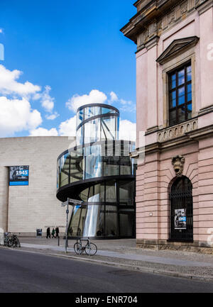 Deutsches Historisches Museum, Berlin. Museum der Geschichte. Erweiterung von I.M.Pei. Modernes Glas und Stahl Flügel für temporäre Ausstellungen Stockfoto