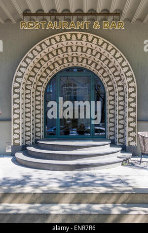 Aussenansicht des Hotels bin Steinplatz, Berlin Eingang zum Restaurant und Bar - Marriott Autograph Collection. Stockfoto