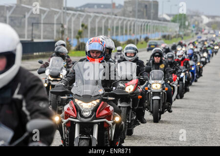 Carrickfergus, Nordirland. 10. Mai 2015. Kai Vipern Motorcycle Club halten jährliche Fahrt-Out für Nordirland Hospiz. Bildnachweis: Stephen Barnes/Alamy Live-Nachrichten Stockfoto