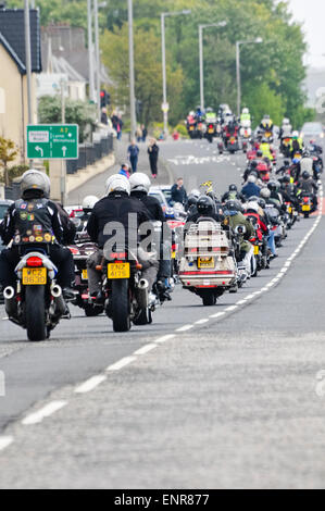 Carrickfergus, Nordirland. 10. Mai 2015. Kai Vipern Motorcycle Club halten jährliche Fahrt-Out für Nordirland Hospiz. Bildnachweis: Stephen Barnes/Alamy Live-Nachrichten Stockfoto