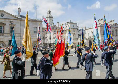 VE Tag 70 Gedenkfeiern - historischen Jahrestag des Endes des zweiten Weltkrieges in Europa. Anschluss an ein Service von Thanksgiving in der Westminster Abbey, eine Parade von Service-Personal und Veteranen, geführt von einer militärischen Rohr-Band und einen Durchflug - in Horse Guards Parade und Whitehall. Stockfoto