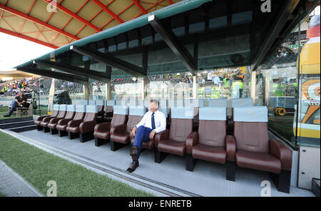 Udine, Italien. 10. Mai 2015. Sampdoria Trainer Sinisa Mihajlovic in die italienische Serie A Fußballspiel zwischen Udinese und Sampdoria Genua am 10. Mai 2015, im Friaul-Stadion. Bildnachweis: Simone Ferraro / Alamy Live News Stockfoto