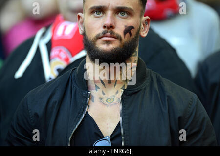 Fußball Fan Fan Mann männlich mit Tatoo und Gesichtsbehandlung Tranfer am Johnstone es Paint Finale 2015 Bristol City V Walsall Stockfoto