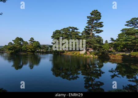 Kenroku-En, befindet sich in Kanazawa, Ishikawa, Japan, ist eine alte private Garten der drei großen Gärten Japans. Stockfoto