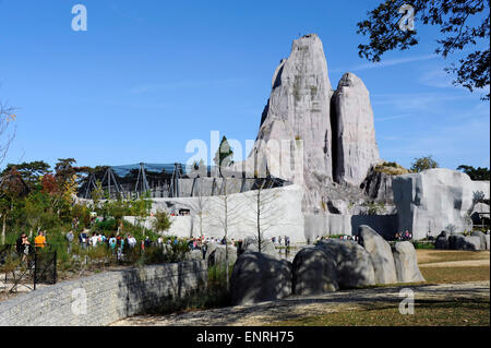 Die große Voliere und Le Rocher, Zoo de Vincennes, zoologische Park von Paris, Frankreich Stockfoto