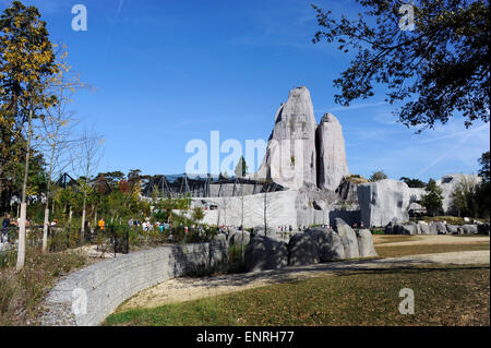 Die große Voliere und Le Rocher, Zoo de Vincennes, zoologische Park von Paris, Frankreich Stockfoto