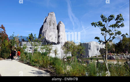 Die große Voliere und Le Rocher, Zoo de Vincennes, zoologische Park von Paris, Frankreich Stockfoto