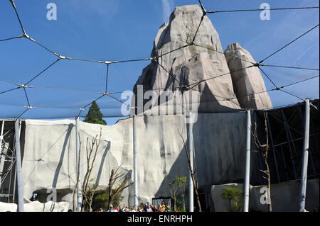 Die große Voliere und Le Rocher, Zoo de Vincennes, zoologische Park von Paris, Frankreich Stockfoto