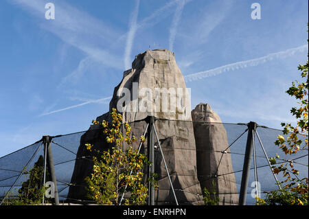 Die große Voliere und Le Rocher, Zoo de Vincennes, zoologische Park von Paris, Frankreich Stockfoto